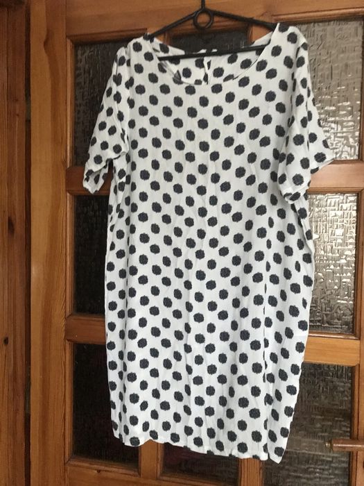 Sukienka letnia w grochy  Butik r. L