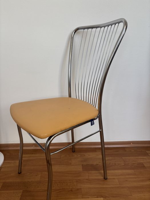 Стул кухонный /кухонна мебель4 шт