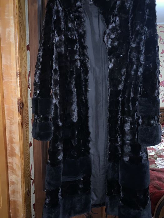 Продам норкову шубу б/у в гарному стані розмір 48-50