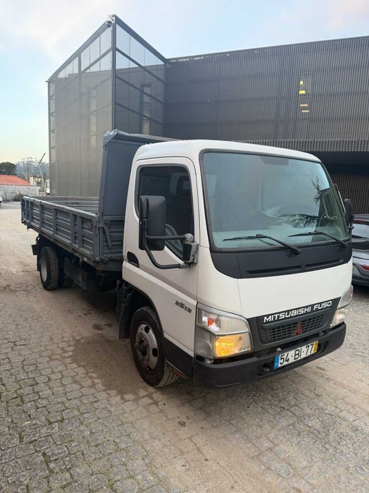 Carrinha Mitsubishi canter tribasculante