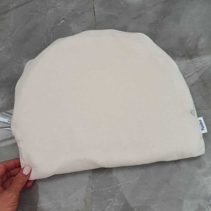 Ортопедична подушка в люльку