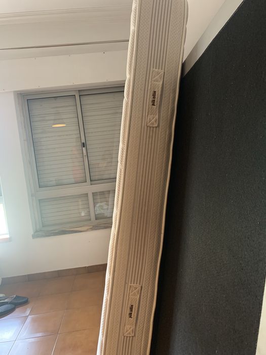 Colchão kingsize Pikolin