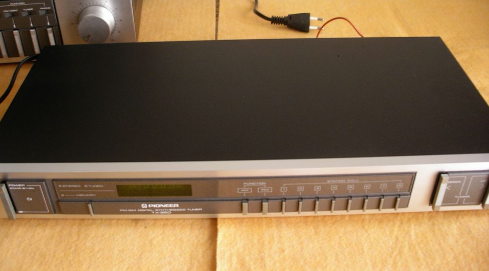Pioneer Hi-Fi System, 3 Components64739682585347124