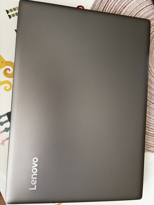 Laptop Lenovo intel coere i3-7100U CPU @ 2,4 GHz