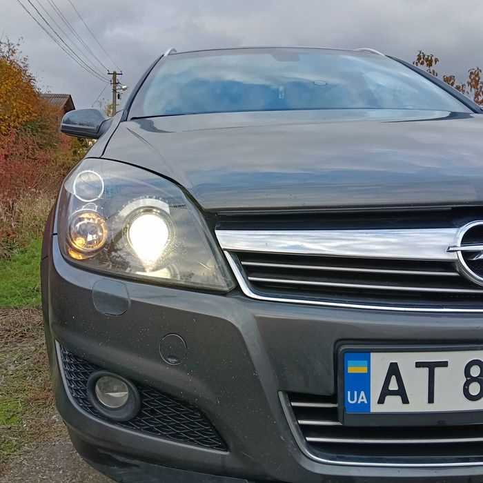 Автомобіль Опель Астра