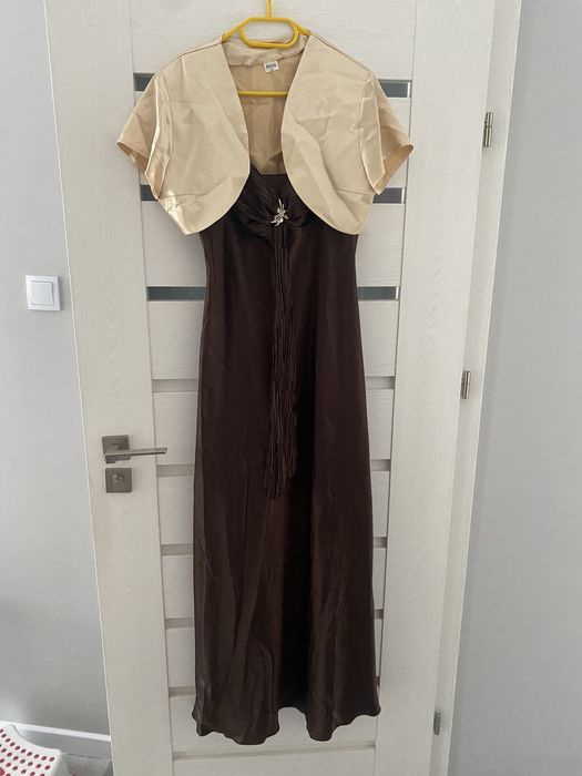 Satynowa długa sukienka z bolerkiem 44