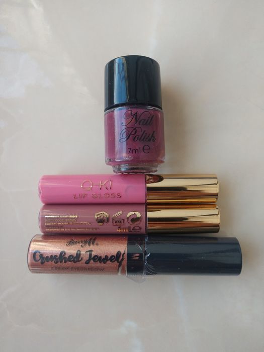 Професійна косметика Помади тіні хайлайтер олівці рум'яна лак