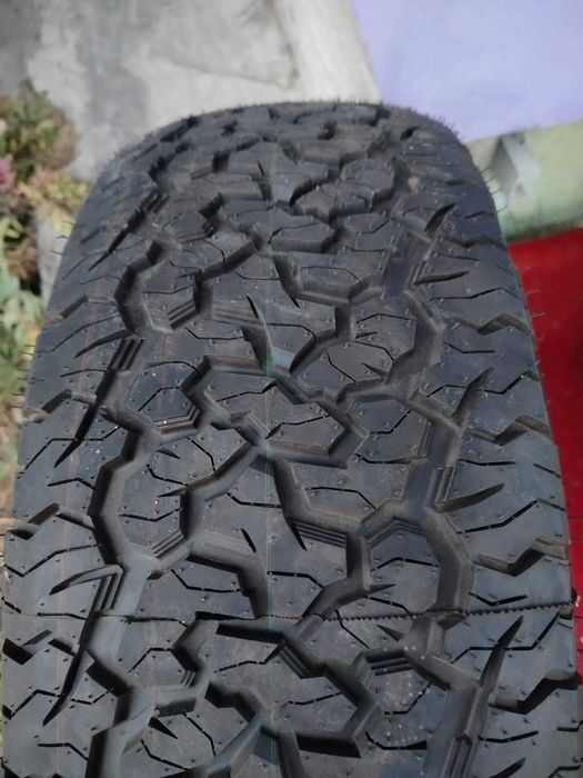 Комплект дисків Dezent R17 разом із гумою Unigrip 265/65 R17 112H