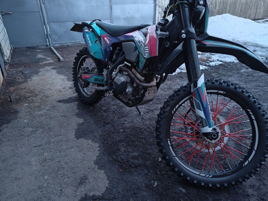 Продам мотоцикл Geon Dakar GNS 300R