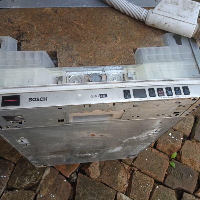 Посудомийна машина BOSCH  (неробоча)