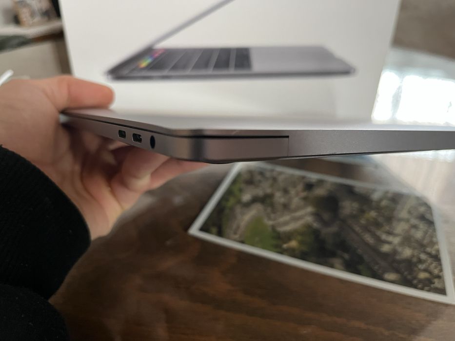 MacBook Pro 13 2018 TouchBar 16GB 471 cykli