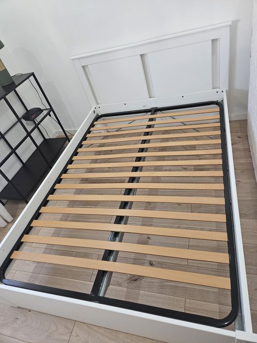 Cama casal branco IKEA