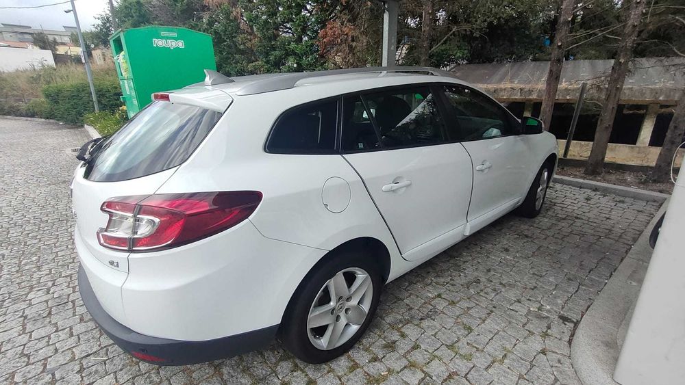 Renaut Megane III ST 1.5 dCi Confort 95cv 2014 excelente estado -Distribuiçao Mudada muito economica