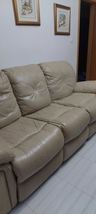 Sofá 3 lugares de pele