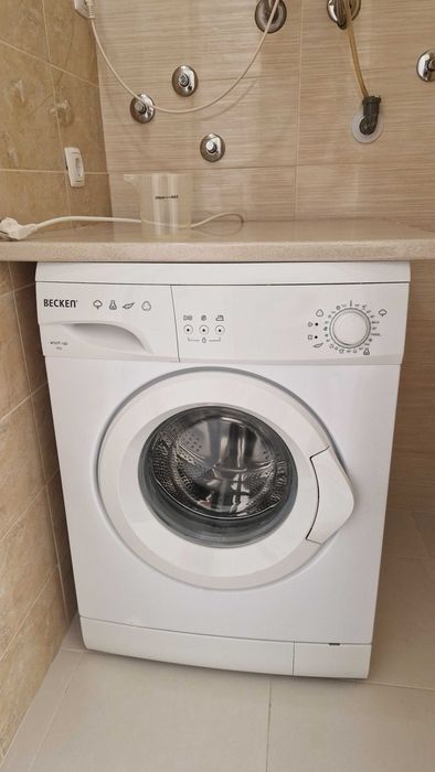 Máquina de Lavar Roupa Becken, 6Kg