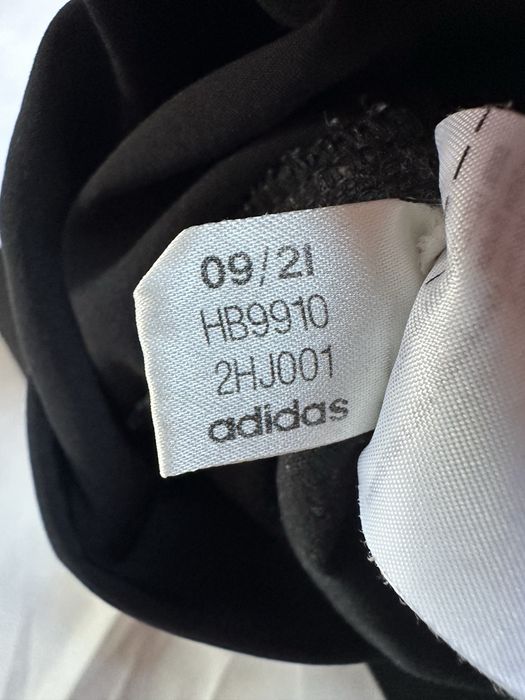 Spodenki sportowe czarne do biegania szorty Adidas Aeoready