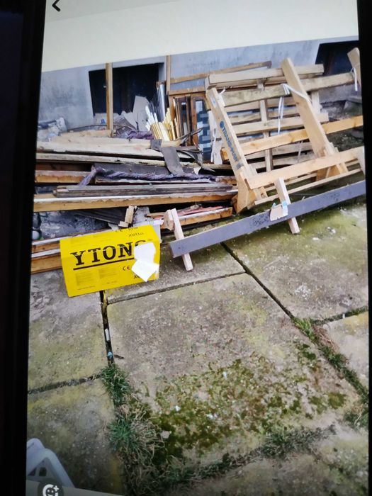 Oddam za darmo drzewo z okien i drzwi oraz skrzydła okien z szybami