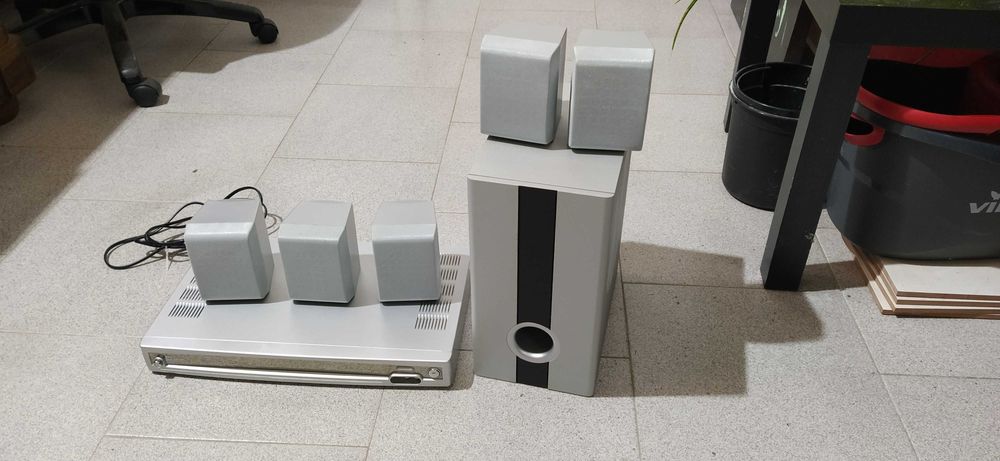 Amplificador Mustek A920 + Colunas 5.1 (novas)