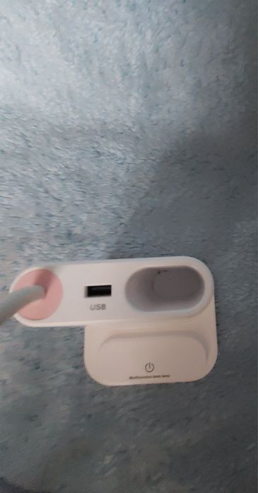 Настільна лампа с встройеним  USD