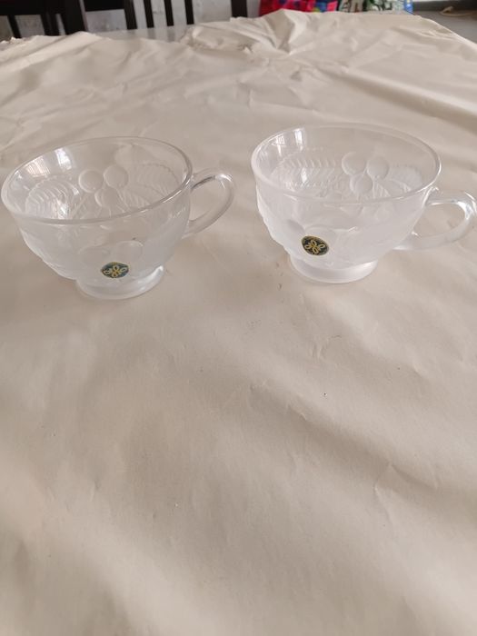 2 chavenas vidro com relevo marca Hoya coleçao Cordial(novas)
