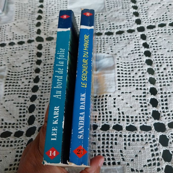 Lote de 2 livros colecção Harlequin. Portes incluídos