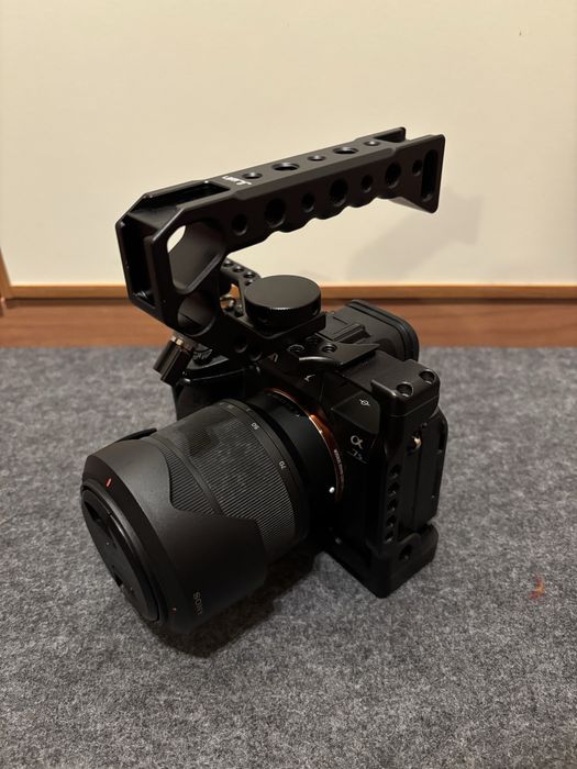 Camera Cage JLwin em Alumínio p/ Sony A7IV / A7SIII + Pega de Topo