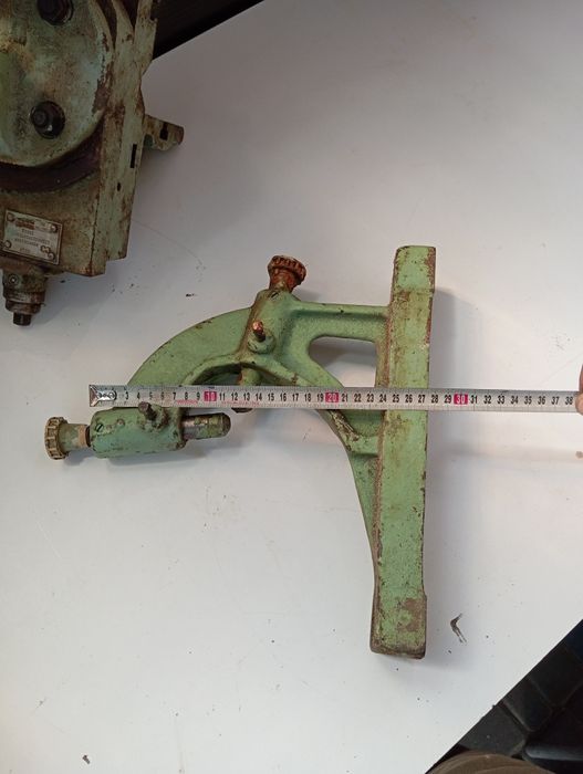 Продам хоббийную фрезерная приставка люнет не подвижный в коллекцию