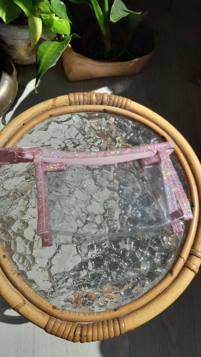 Przezroczysta kosmetyczka