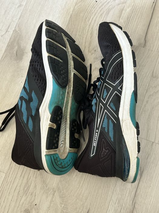 Buty sportowe sneakersy markowe Asics tanio!