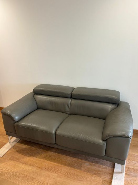 Conjunto de dois sofás de cabedal