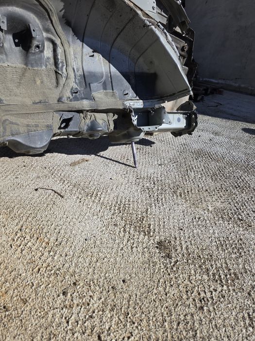 Ланжерон лівий тойота bz4x . Субару солтерра