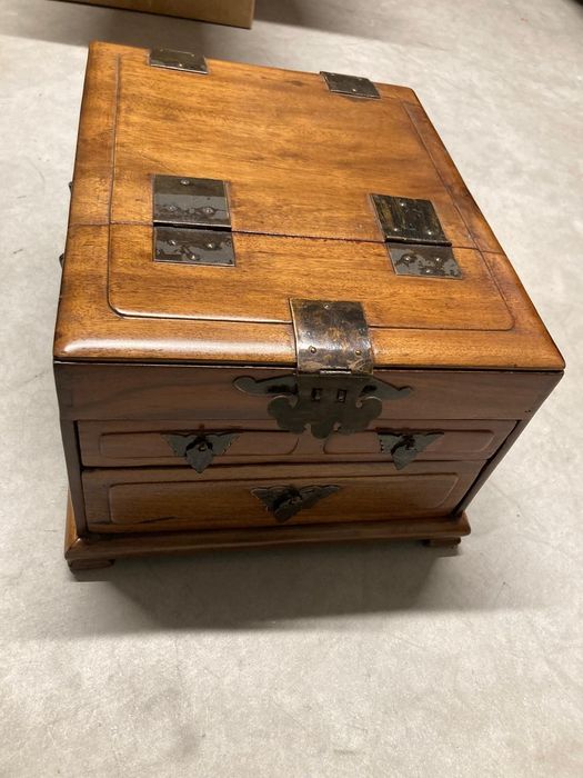 Guarda jóias Oriental