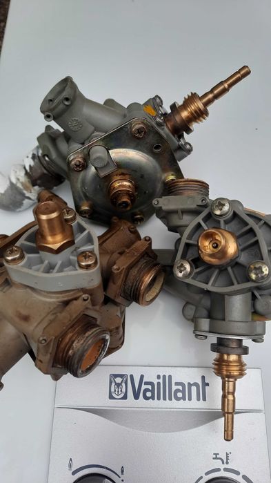 Водяний блок редуктор регулятор Юнкерс Junkers w275 wR250 350 wr11 14