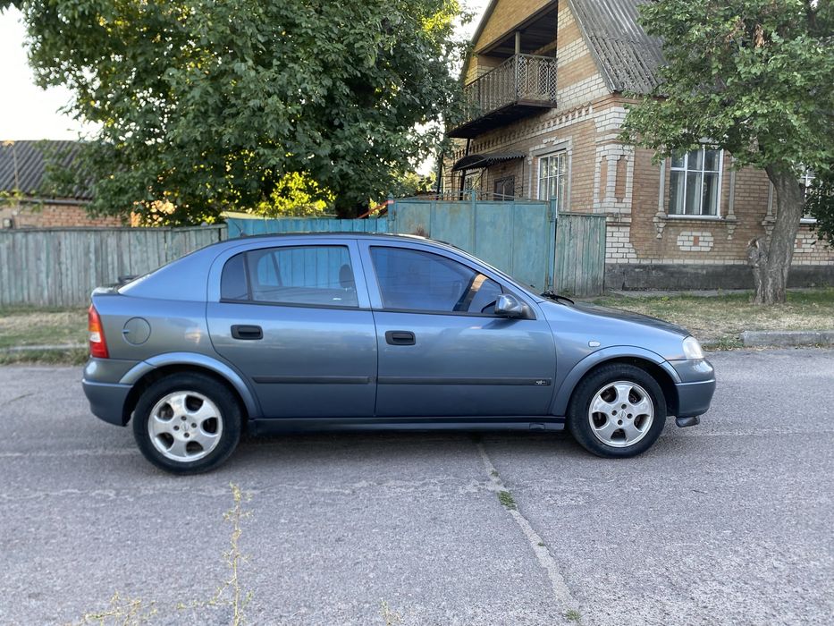 Гарному стані OPEL Astra Німецької зборки 1.6 бензин