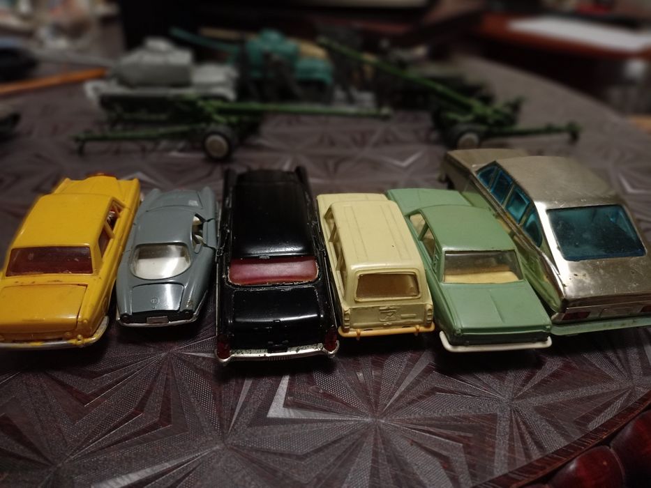 Машинки модельки ссср Чайка , Alfa Romeo и др.