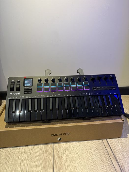Midi клавіатура з вбудованим синтезатором M-Vave SMK 37 PRO