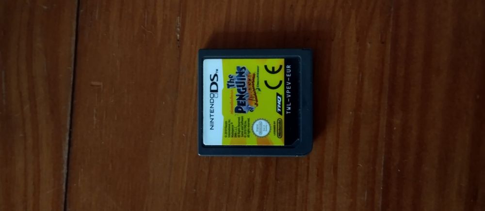 Jogo Pinguins do Madagáscar Nintendo DSI