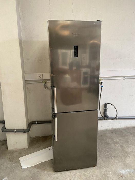 Vendo frigorífico semi novo da marca  Ariston Hotpoint