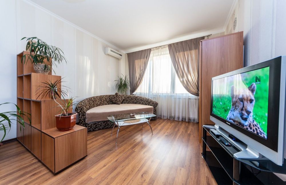 Посуточно квартира Оболонская набережная 3! отличная кв.