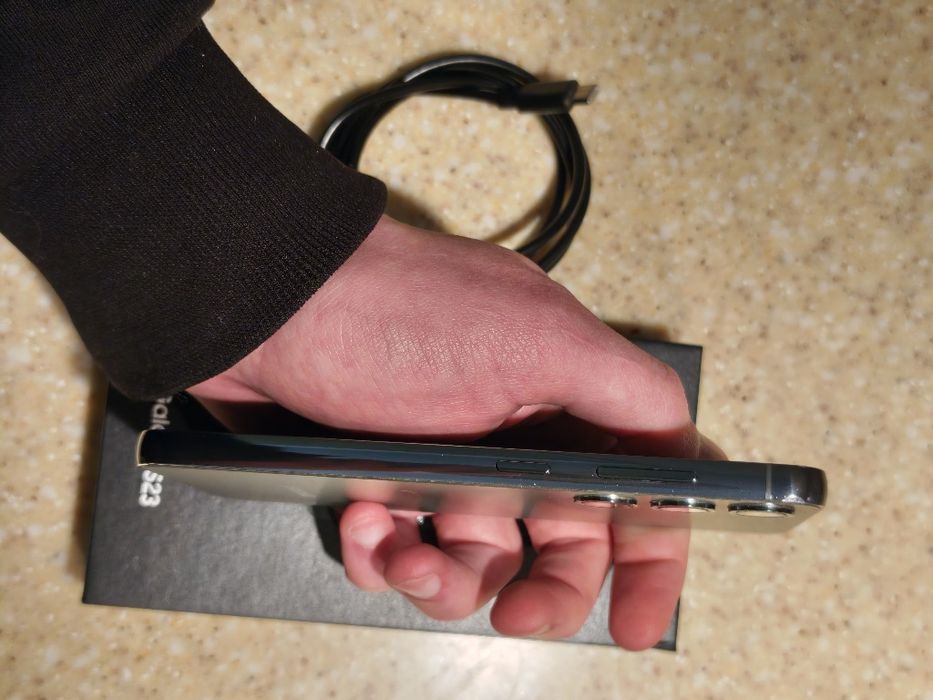 Samsung Galaxy S23 green