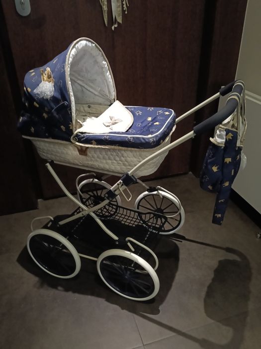 Carrinho de passeio de boneco reborne