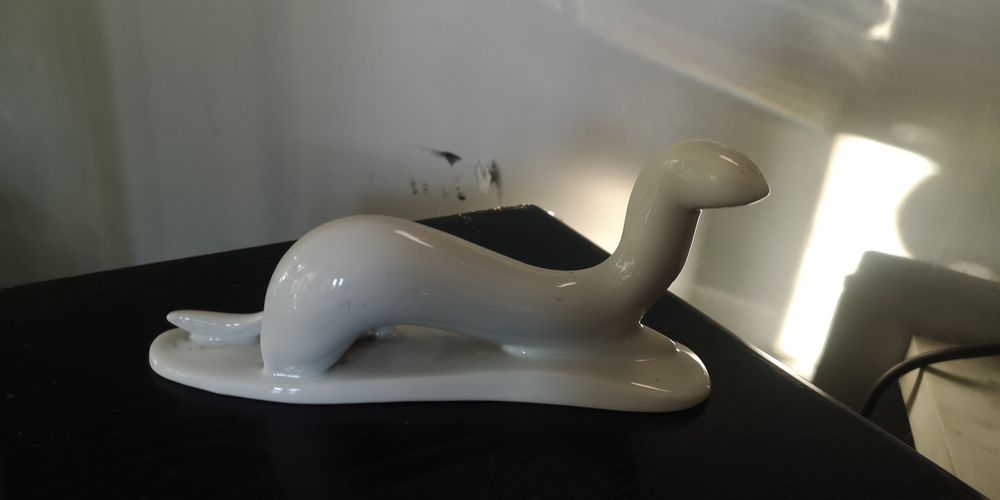 Porcelanowa figurka łasiczki Karolina