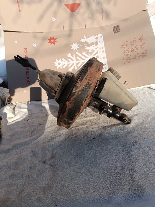 Главный тормозной цылиндр Опель Омега А на 3 трубки Opel Omega A