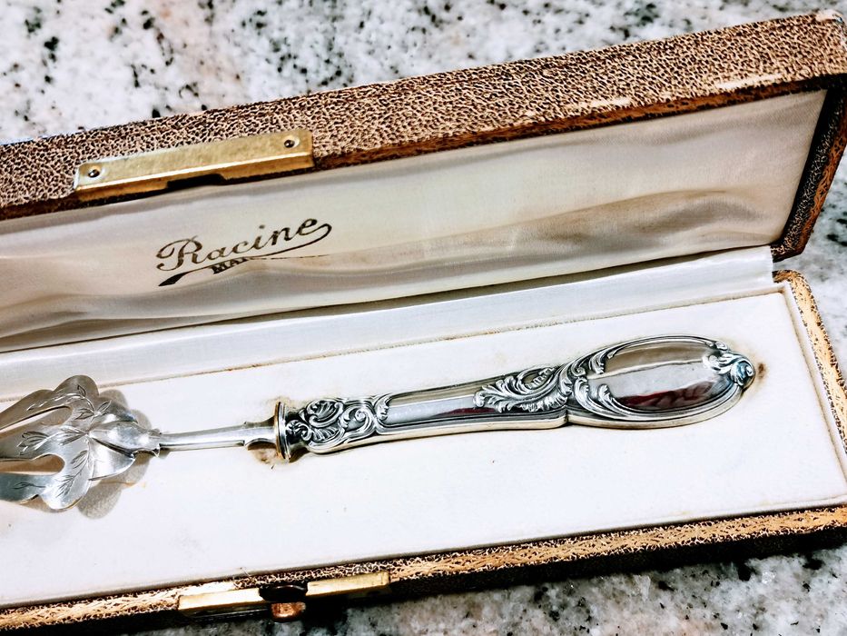 Вилка для закусок серебро Франция