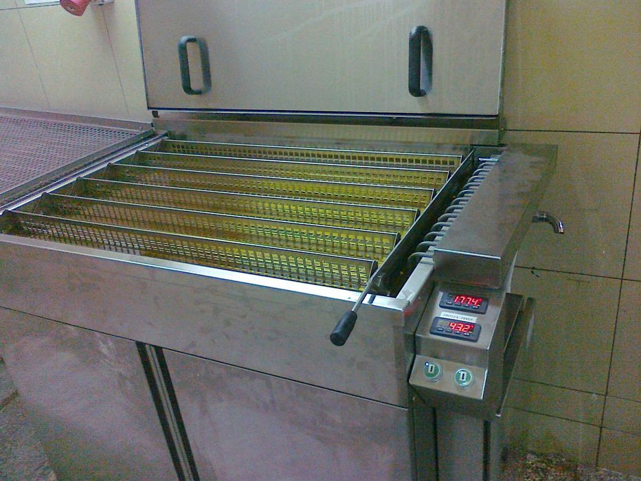 Smażalnik do pączków IZO 60 półautomatyczny