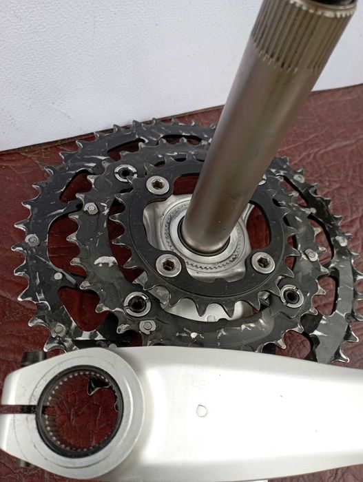 Deore XT,шатуны Shimano Hollowtech 2