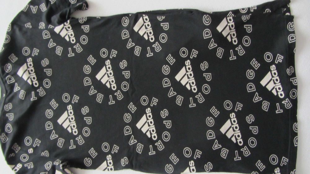 Sukienka sportowa Adidas 140