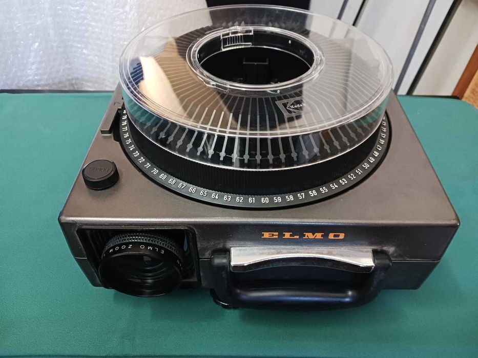 Projetor de slides "ELMO" em ótimo estado