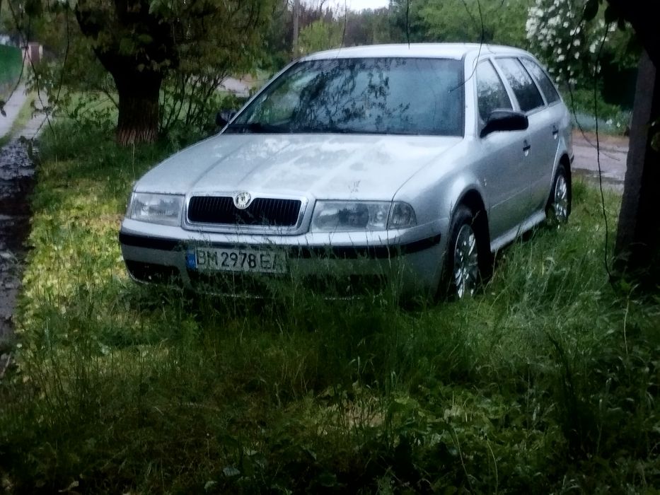 Продам Шкоду  1.6