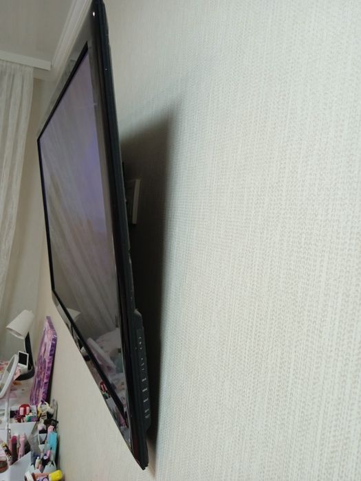 Телевизор  LG 42